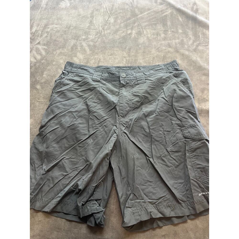 Columbia Cargo Shorts Men’s 30 x 8 Omni Shade Hiking Shorts Grey